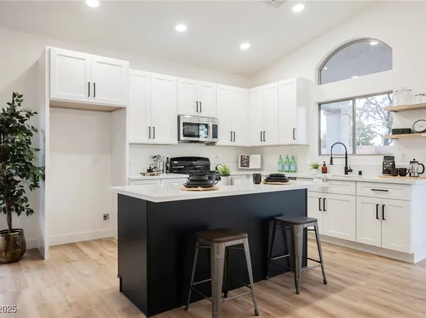 6304 Tanzanite Ave, Las Vegas, NV 89130