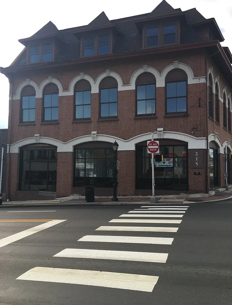 215 York Road — Photo 1