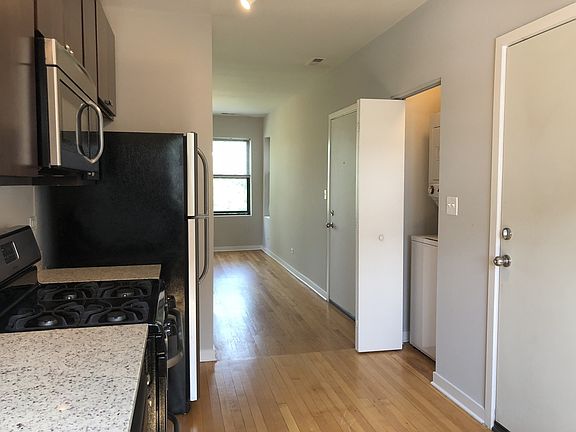 4th image of 6700-04 N Artesian Ave #2N