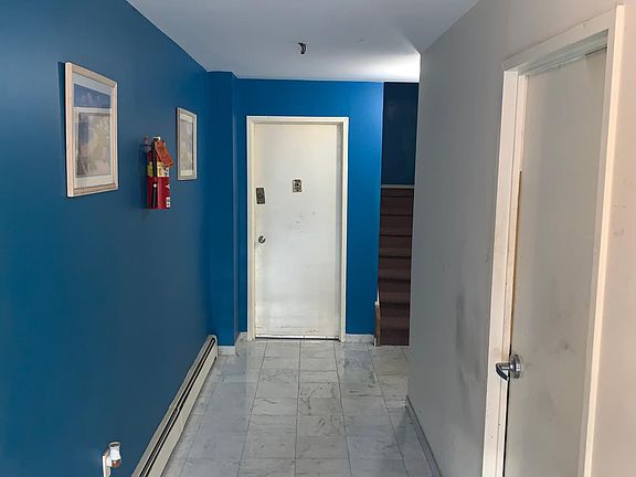 3rd image of 1325 E 224th St #1F