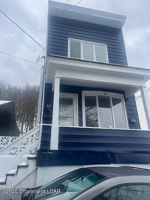 1st image of 28 E Maple St