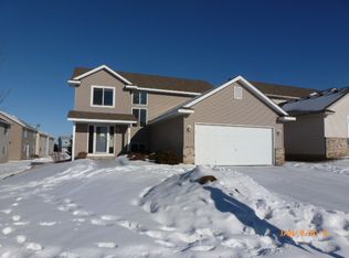 2911 18th Ave E, Shakopee, MN 55379