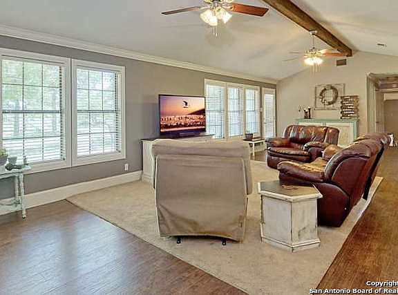 5th image of 228 Twin Oaks Dr