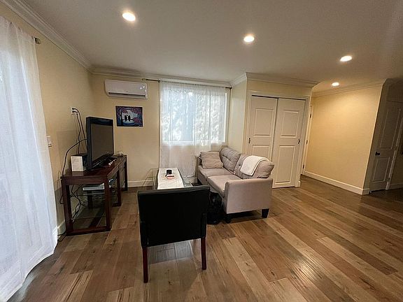 2nd image of 7412-7410 Jamieson Ave