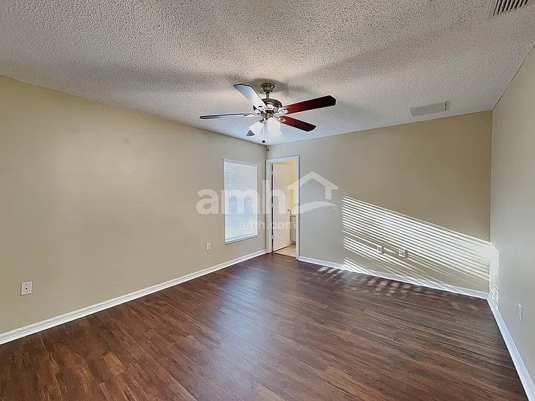 7831 Chadwick Dr — Photo 10