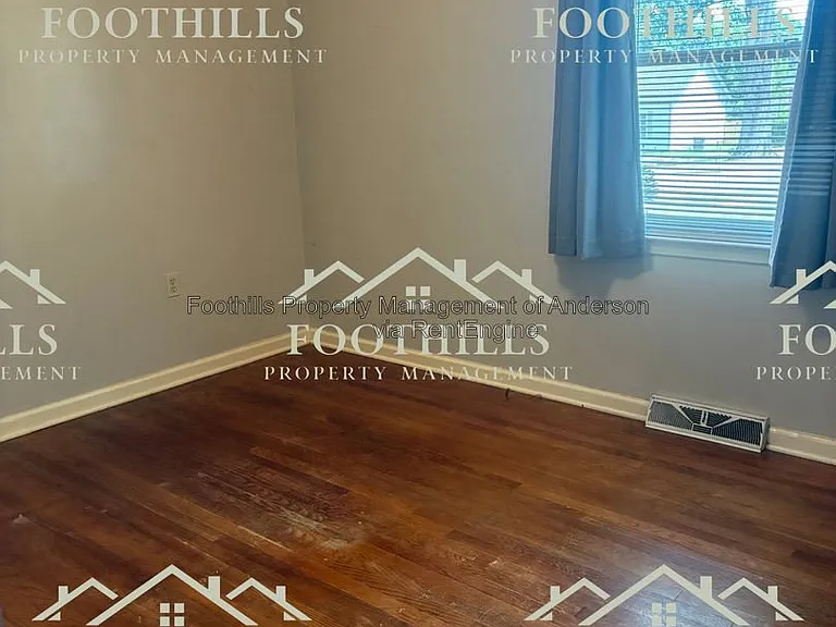 809 Wilson St — Photo 9