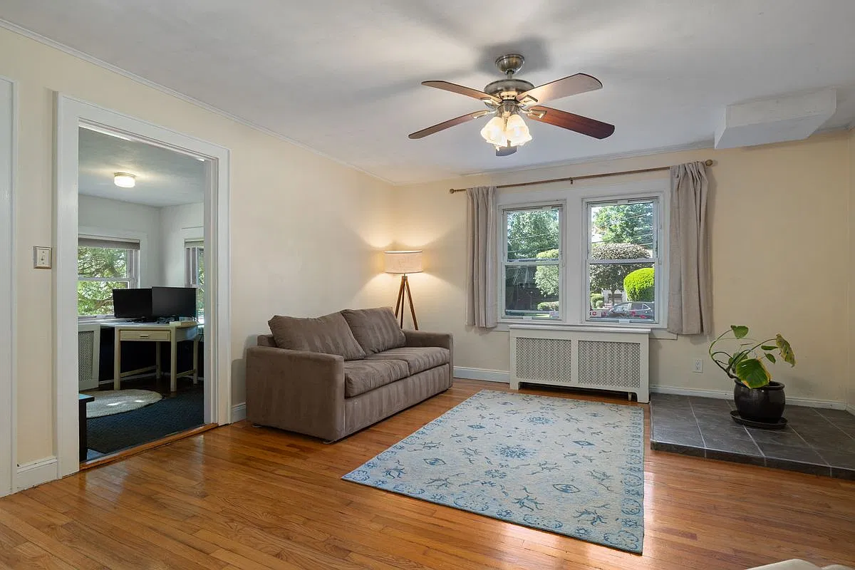 2 bed, 1.0 bath, 1043 sqft, $4,250 — Photo 4