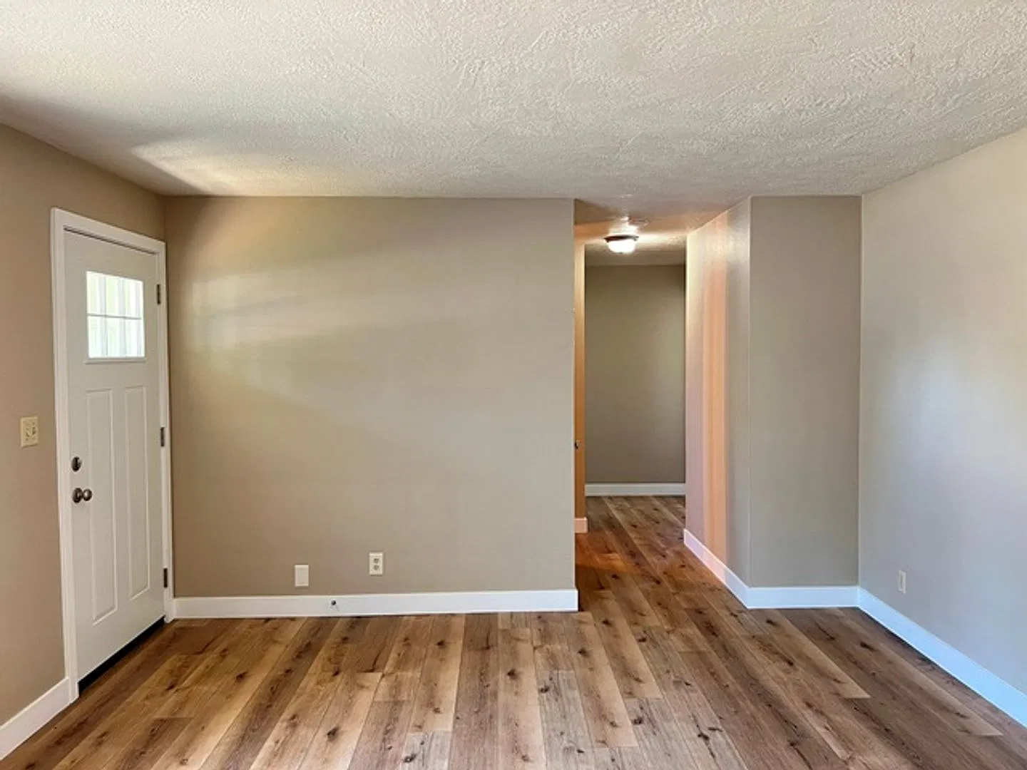 3Bd/1Ba Single Story Home - Move In Ready!! — Photo 2