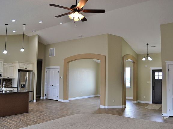 4th image of 862 Amber Way