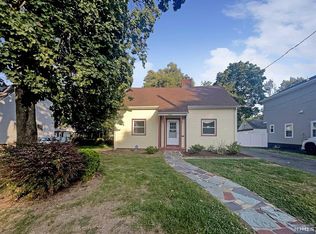 1087 Congress Ave, Teaneck, NJ 07666