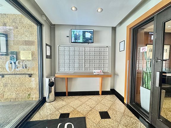 3rd image of 4920 N Marine Dr #S208