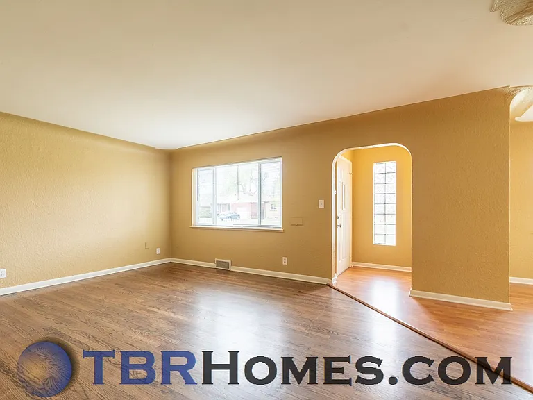 2052 Jamaica St — Photo 4