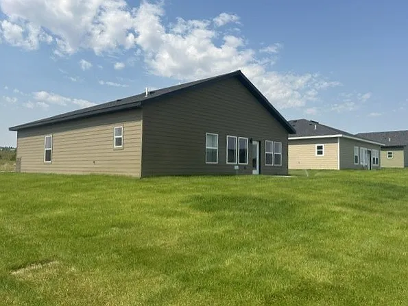 3 bed, 1500 sqft, $2,900 — Photo 2