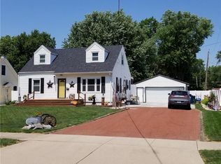 7101 Madison Ave, Urbandale, IA 50322