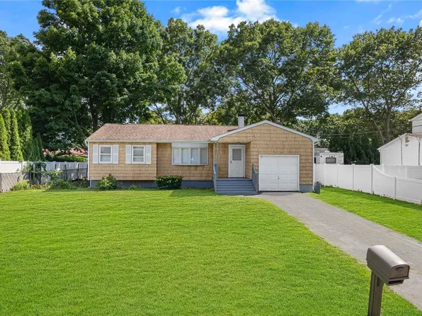 68 Tipton Drive, Shirley, NY 11967