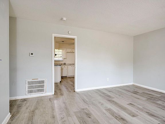4th image of 2179 Vandivere Rd