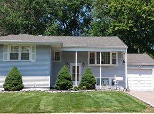 20 Creemer Ave, Iselin, NJ 08830