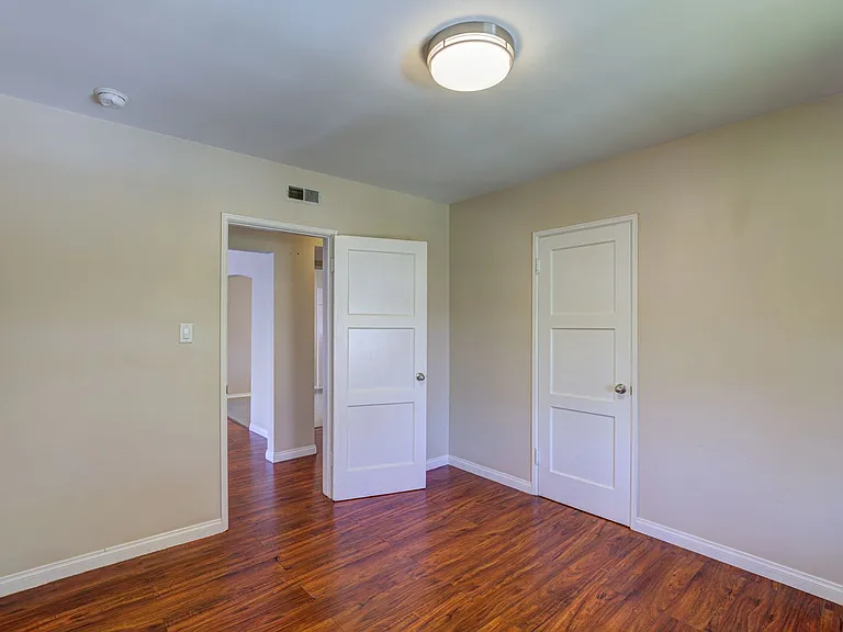 Plymouth Residences — Photo 11
