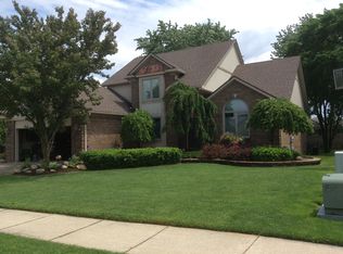 51066 Pinewood Dr, Macomb, MI 48042