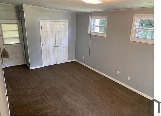 4th image of 2037 Speigle St