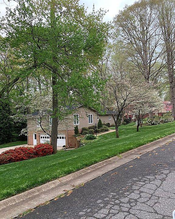 2nd image of 607 Woodberry Dr