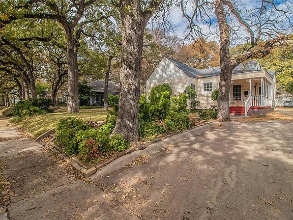 2nd image of 2225 Goldenrod Ave