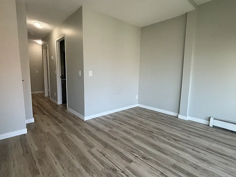 2310 17a St SW #103 — Photo 8