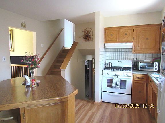 4th image of 7717 McVicker Ave