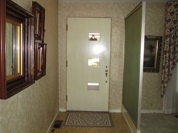 3rd image of 603 W Park Dr