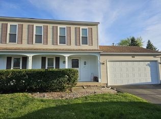 789 Hemlock Ln, Carol Stream, IL 60188