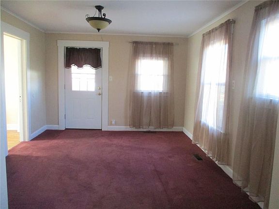 5th image of 1604 Plum St