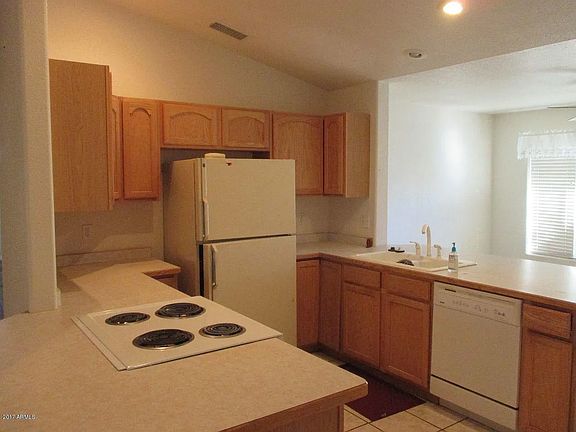 2nd image of 606 N Blue Spruce Rd
