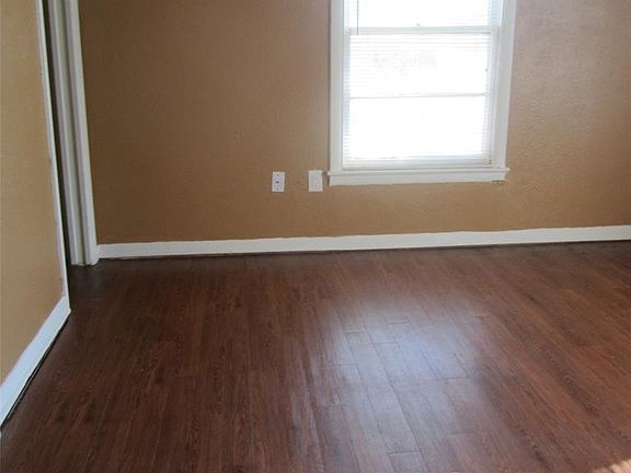 4th image of 1801 Barrow St