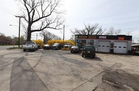 2nd image of 350 Railroad Ave