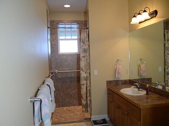 2nd image of 1027 Reams Rd