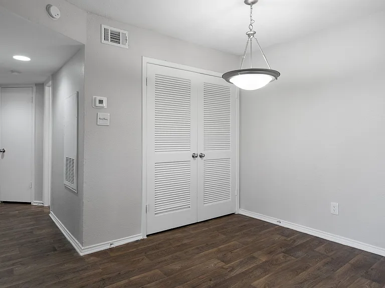 502 W Longspur Blvd — Photo 65