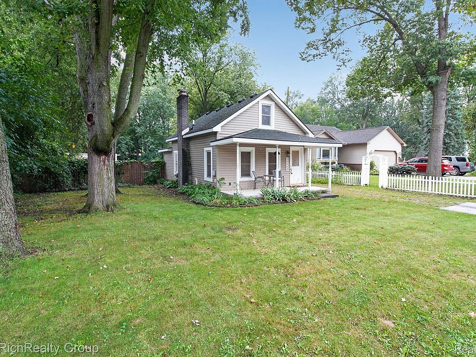 37445 Marquette St, photo 3