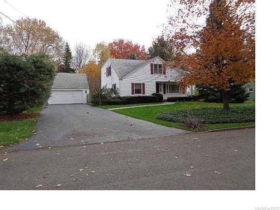 2nd image of 79 Park Pl