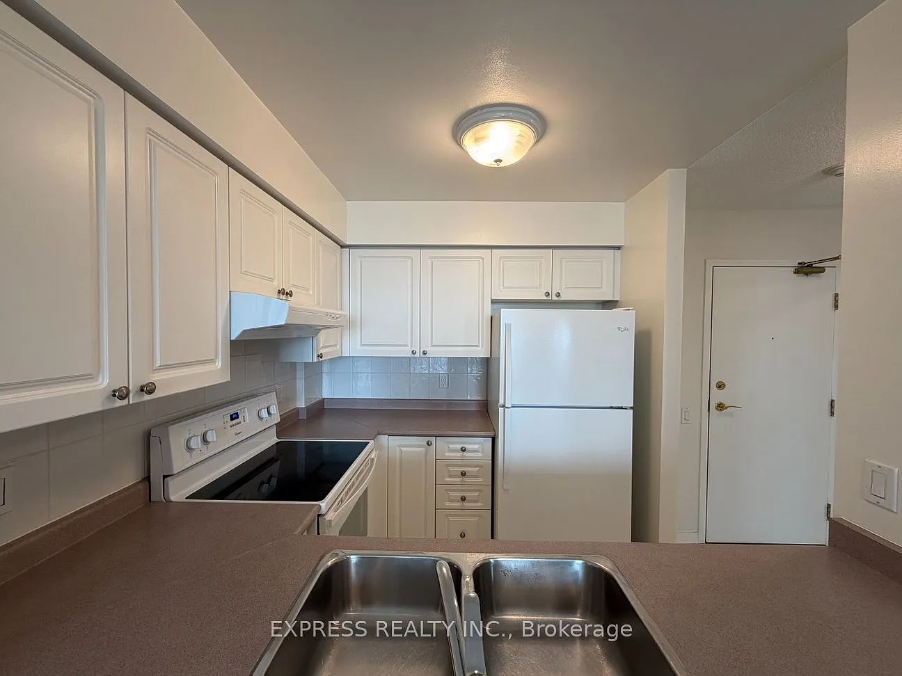 1 bed, $2,400 — Photo 3