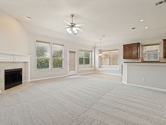 4th image of 10129 Sanden Dr