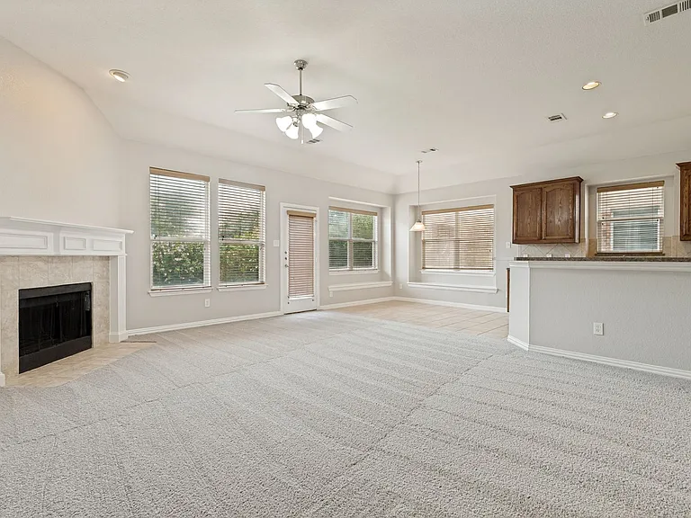 10129 Sanden Dr — Photo 4
