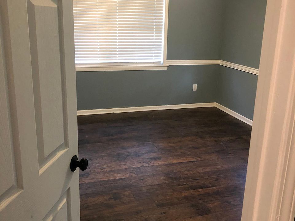 1st image of 304 Southline St