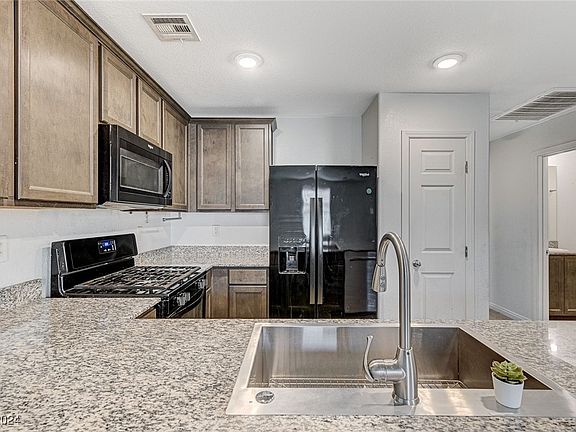 5th image of 4531 Pencester St