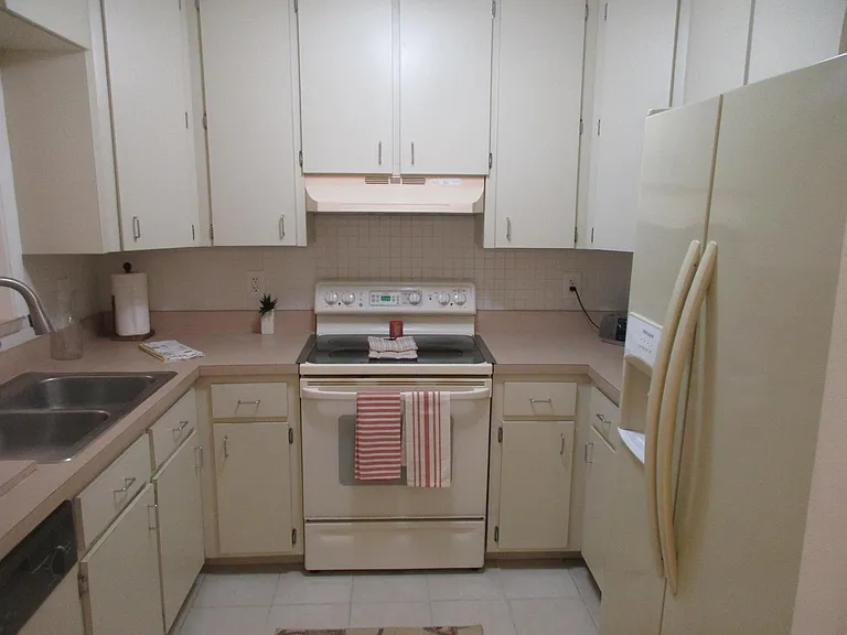 2888 Indianwood Dr — Photo 10