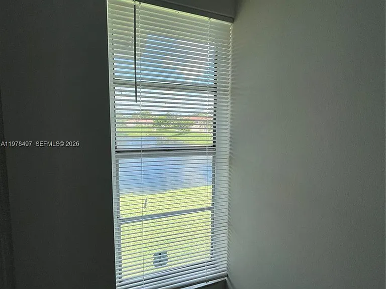 918 Twin Lakes Dr #8-M — Photo 15