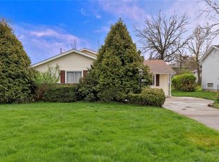 24568 Scarlet Oak Dr, Bedford, OH