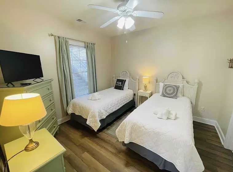 4895 Luster Leaf Cir #105 — Photo 22