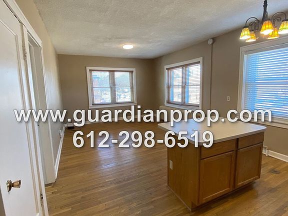 4th image of 54 Chatsworth St S APT 3