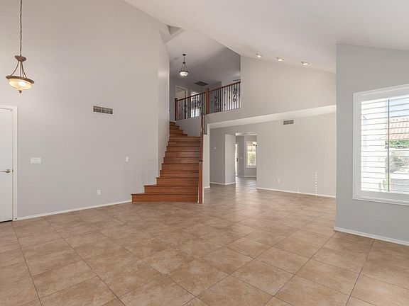 5th image of 2352 W Redwood Dr