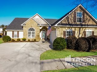 4104 Granite Falls Ln, Loganville, GA